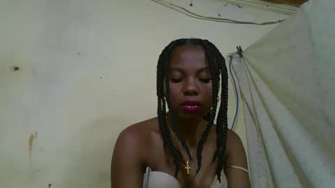 Snapshot of rosalinda933 chatting on May 8, 12:38 am Rosalinda online show from May 8, 12:38 am