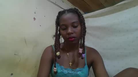 Snapshot of rosalinda933 chatting on May 16, 12:04 pm Rosalinda online show from May 16, 12:04 pm