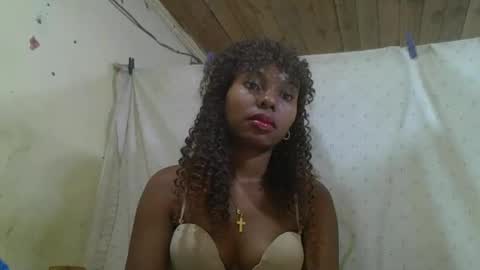 Snapshot of rosalinda933 chatting on June 2, 8:05 am Rosalinda online show from June 2, 8:05 am