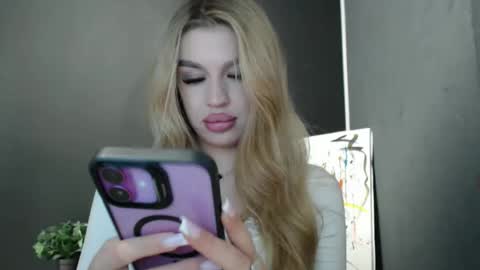 Rosalina online show from November 30, 2:32 pm