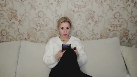 Snapshot of rose__shine chatting on December 24, 10:11 am rose shine online show from December 24, 10:11 am