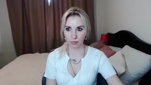 Snapshot of rose__shine chatting on February 7, 10:50 am rose shine online show from February 7, 10:50 am