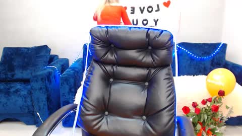 Snapshot of rose__shine chatting on February 18, 2:06 pm rose shine online show from February 18, 2:06 pm
