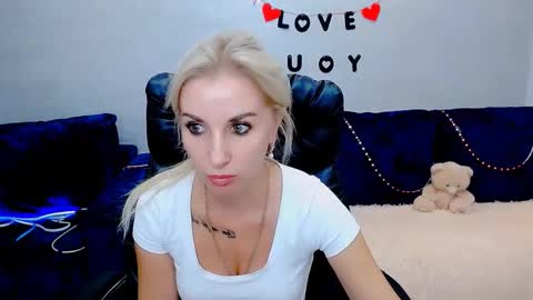 Snapshot of rose__shine chatting on September 11, 11:32 am rose shine online show from September 11, 11:32 am