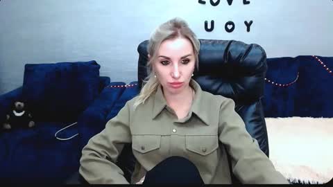 Snapshot of rose__shine chatting on October 15, 9:42 am rose shine online show from October 15, 9:42 am