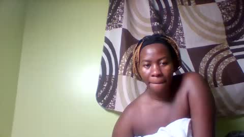 Snapshot of rose_coco chatting on October 14, 1:17 am rose_coco online show from October 14, 1:17 am