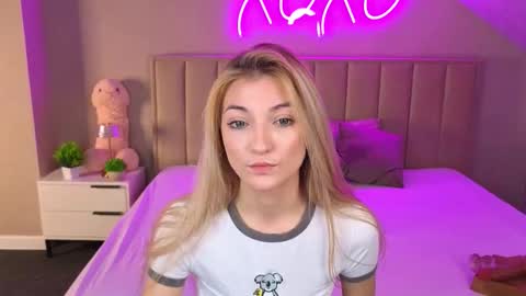 Kimberlly online show from January 13, 1:22 am