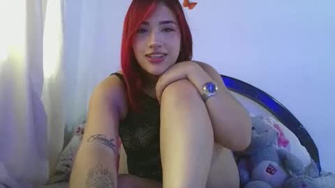 Snapshot of rose_elise chatting on April 15, 9:15 pm rose_elise online show from April 15, 9:15 pm