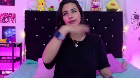 Snapshot of rose_smiley1 chatting on October 19, 3:51 am Rose online show from October 19, 3:51 am