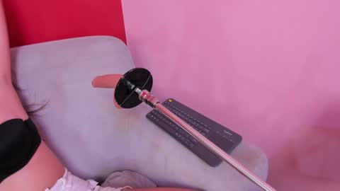 Snapshot of rose_smitth chatting on April 15, 7:58 pm rose_smitth online show from April 15, 7:58 pm
