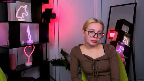 rose online show from November 12, 6:03 am