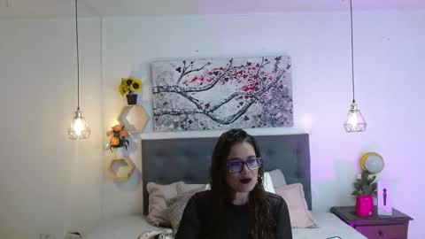 Rose  online show from December 1, 1:38 pm