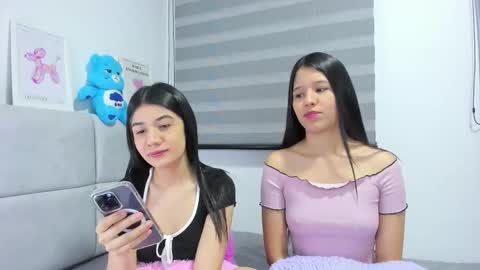 Snapshot of roseandmiah chatting on September 26, 5:33 am Rose y Miah online show from September 26, 5:33 am