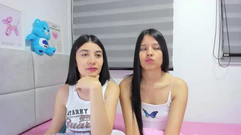 Snapshot of roseandmiah chatting on October 17, 6:16 am Rose y Miah online show from October 17, 6:16 am
