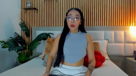 roseaurora online show from January 7, 12:51 pm