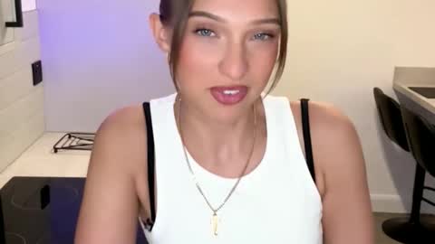 Snapshot of rosebella_ chatting on September 26, 3:16 pm Bella  online show from September 26, 3:16 pm