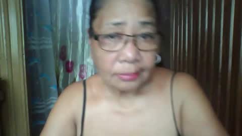 Snapshot of rosebelle66 chatting on April 28, 2:27 am rosebelle66 online show from April 28, 2:27 am