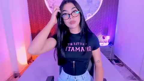 Snapshot of rosecassie chatting on June 22, 2:03 pm Rose online show from June 22, 2:03 pm