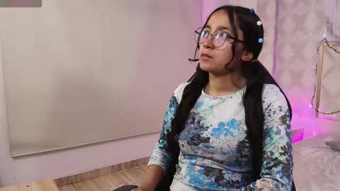 rosee_tay1 online show from December 20, 11:50 am