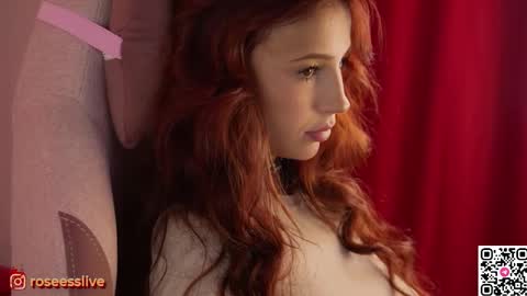 roseess_ online show from January 6, 5:38 pm