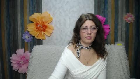 Snapshot of rosehille chatting on April 19, 5:07 am RoseHille online show from April 19, 5:07 am
