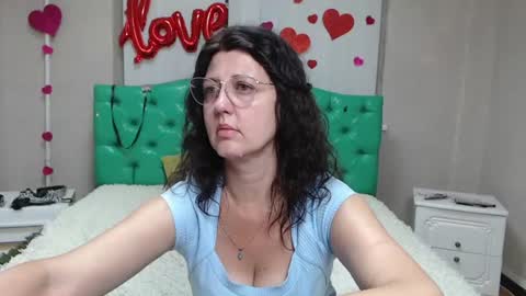 Snapshot of rosehille chatting on July 7, 8:35 pm RoseHille online show from July 7, 8:35 pm