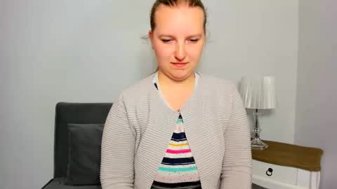 Snapshot of rosehypnotic chatting on April 8, 5:13 pm Rose online show from April 8, 5:13 pm