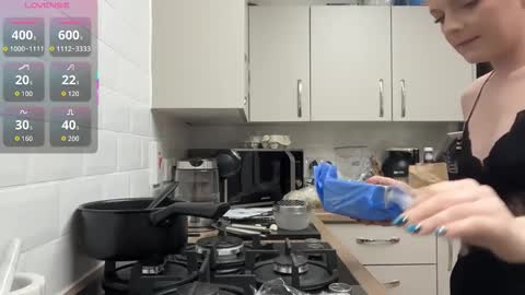 rose97 online show from January 14, 9:09 pm