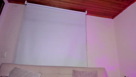 Snapshot of roselinedior chatting on December 6, 2:38 pm Lyla OF roselinedior online show from December 6, 2:38 pm