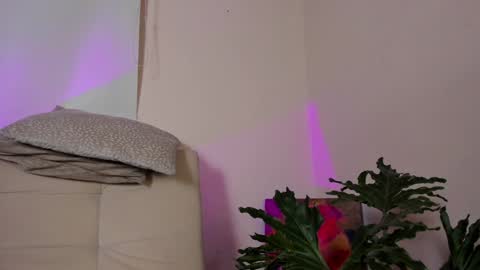 Snapshot of roselinedior chatting on January 14, 1:49 pm Lyla OF roselinedior online show from January 14, 1:49 pm