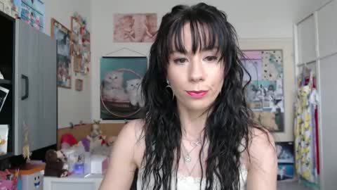 Rose online show from April 10, 1:27 pm