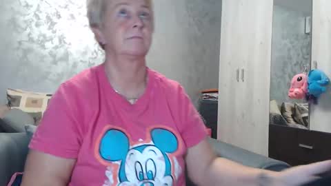 Lovepinklilly online show from October 11, 4:49 pm