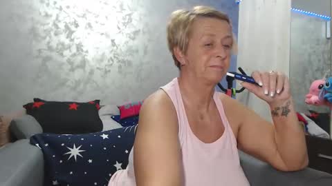 Lovepinklilly online show from March 29, 5:13 pm