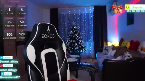 Snapshot of rosesarered97 chatting on December 21, 8:27 pm Abbygail online show from December 21, 8:27 pm