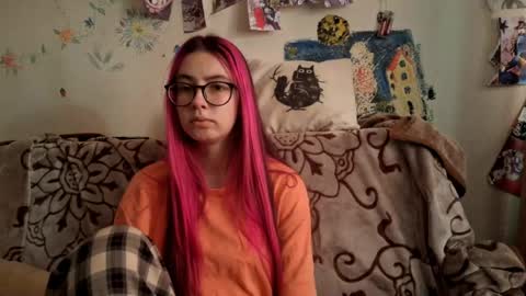 Snapshot of rosettahadges chatting on April 13, 8:53 am Amlija online show from April 13, 8:53 am