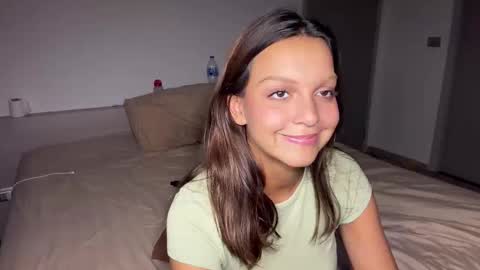 Roshelle online show from March 3, 12:00 pm