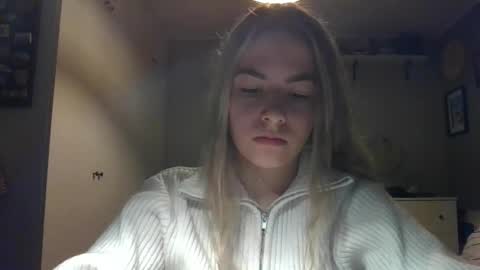 Rosie online show from December 3, 7:43 am