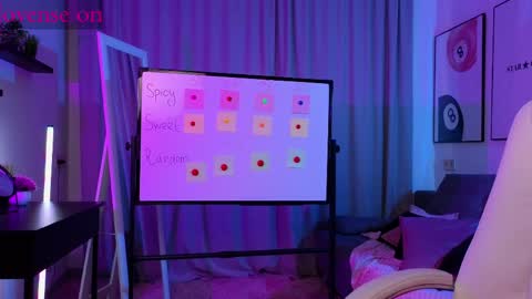 Snapshot of rosie_mac chatting on May 30, 1:14 am Rosie online show from May 30, 1:14 am