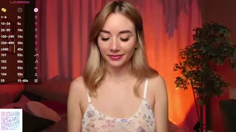 Snapshot of rosie_mac chatting on June 26, 1:21 am Rosie online show from June 26, 1:21 am