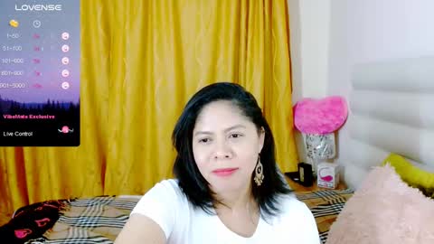 Snapshot of rositaredred chatting on February 20, 5:33 am ROSE online show from February 20, 5:33 am