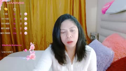 Snapshot of rositaredred chatting on November 18, 4:39 am ROSE online show from November 18, 4:39 am