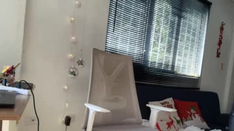 Ross BakerHot online show from December 19, 7:40 pm