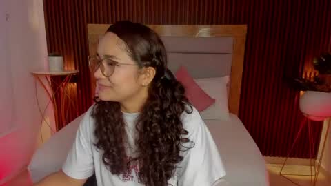 rossie_lanie_ online show from June 3, 8:14 pm