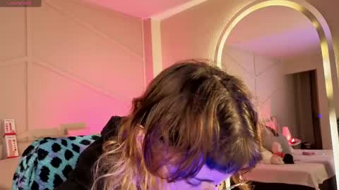 Snapshot of rossiie_hunt_ chatting on May 26, 12:34 pm rossiie_hunt_ online show from May 26, 12:34 pm