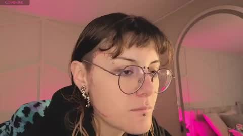 Snapshot of rossiie_hunt_ chatting on July 3, 12:44 pm rossiie_hunt_ online show from July 3, 12:44 pm