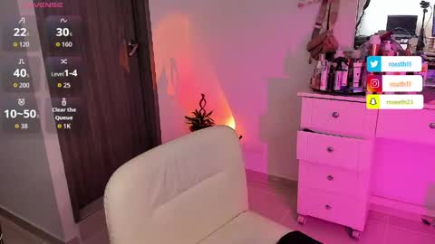 Snapshot of rossth11 chatting on May 12, 10:40 pm Im Ross online show from May 12, 10:40 pm