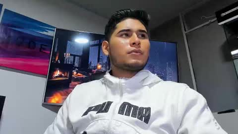 roswall25 online show from January 9, 5:21 am