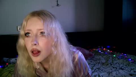 Snapshot of rosy_petal chatting on September 25, 6:39 am rosy_petal online show from September 25, 6:39 am