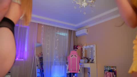 Snapshot of rosyemily chatting on October 20, 11:43 am Hi Im Maria Check my Bio online show from October 20, 11:43 am