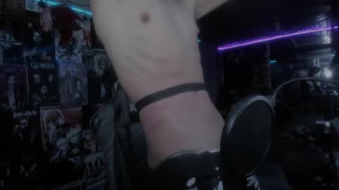 Snapshot of rotten_dreams chatting on February 26, 11:48 pm rot online show from February 26, 11:48 pm